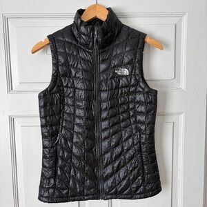 NWOT The North Face Black Vest Thermoball